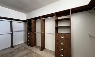 Casa en Venta en Mérida, Privada al Norte, con recámara en planta baja