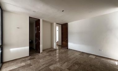 Casa en Venta en Mérida, Privada al Norte, con recámara en planta baja