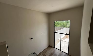 Casa en Venta en Mérida, Privada al Norte, con recámara en planta baja