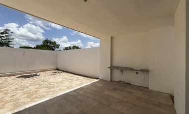 Casa en Venta en Mérida, Privada al Norte, con recámara en planta baja