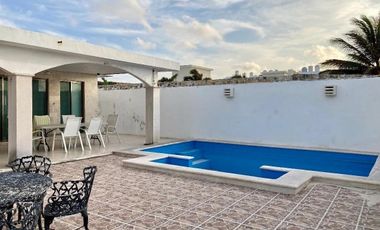 Casa en  venta frente al mar en Progreso 3 casas en 1 terreno