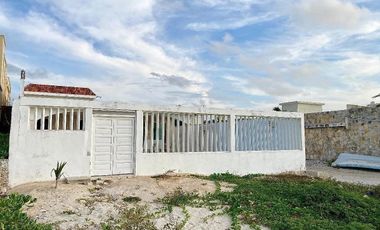 Casa en  venta frente al mar en Progreso 3 casas en 1 terreno