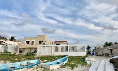 Casa en  venta frente al mar en Progreso 3 casas en 1 terreno