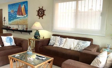 Casa en  venta frente al mar en Progreso 3 casas en 1 terreno