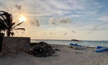 Casa en  venta frente al mar en Progreso 3 casas en 1 terreno