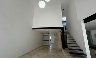 Casa en Venta con Acabados de Mármol en Playa del Carmen