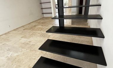 Casa en Venta con Acabados de Mármol en Playa del Carmen