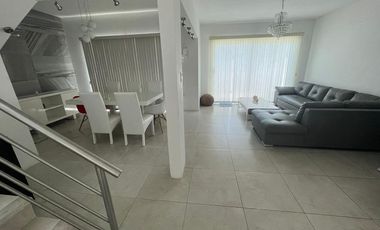 LAS PALMAS, Casa en VENTA con terraza con jacuzzi, salon de fiestas en roof garden y cuarto de servicio
