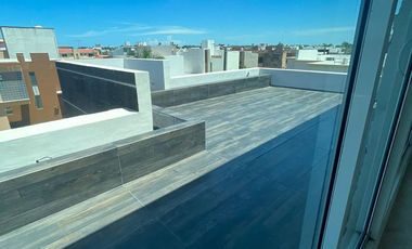 LAS PALMAS, Casa en VENTA con terraza con jacuzzi, salon de fiestas en roof garden y cuarto de servicio