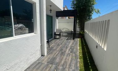 LAS PALMAS, Casa en VENTA con terraza con jacuzzi, salon de fiestas en roof garden y cuarto de servicio