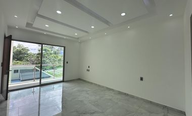 CASA EN LOMAS DE VISTA HERMOSA