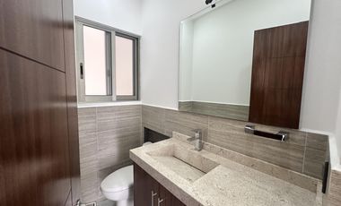 CASA EN LOMAS DE VISTA HERMOSA