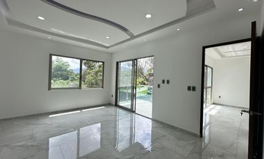 CASA EN LOMAS DE VISTA HERMOSA