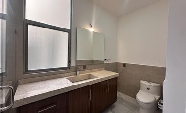 CASA EN LOMAS DE VISTA HERMOSA