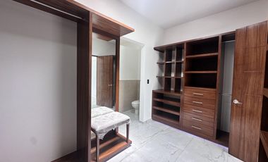 CASA EN LOMAS DE VISTA HERMOSA