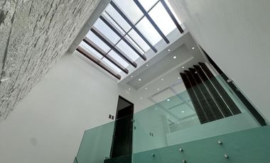 CASA EN LOMAS DE VISTA HERMOSA