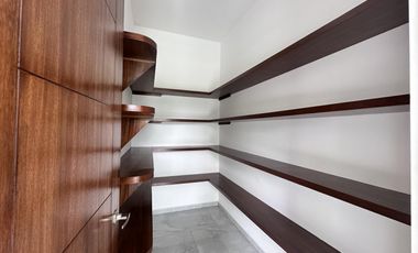 CASA EN LOMAS DE VISTA HERMOSA