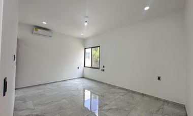 CASA EN LOMAS DE VISTA HERMOSA