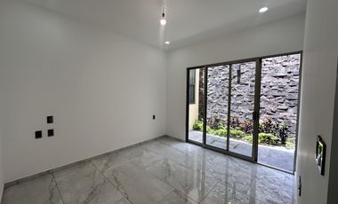 CASA EN LOMAS DE VISTA HERMOSA