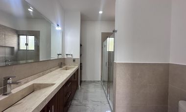 CASA EN LOMAS DE VISTA HERMOSA