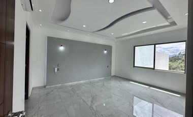 CASA EN LOMAS DE VISTA HERMOSA