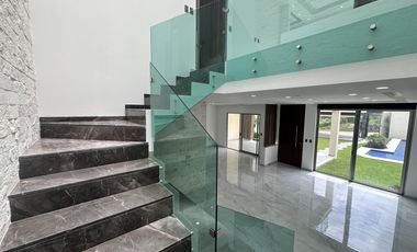 CASA EN LOMAS DE VISTA HERMOSA