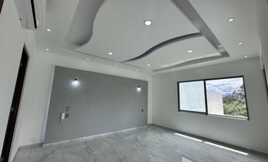 CASA EN LOMAS DE VISTA HERMOSA