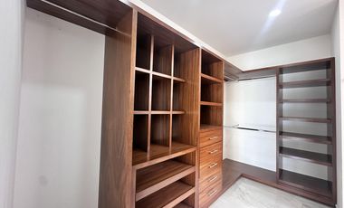 CASA EN LOMAS DE VISTA HERMOSA