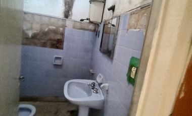 Casa con local en esquina de calle Montevideo de Magallanes -Rosario zona oeste-