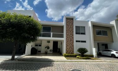 Casa en VENTA Parque Guanajuato Lomas de Angelópolis Cholula Puebla.