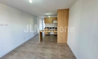 Departamento 2 ambientes con cochera y  balcon