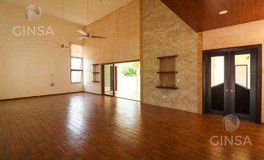 EXCELENTE RESIDENCIA EN VENTA TIPO HACIENDA UBICADA EN PRADERAS DEL MAYAB