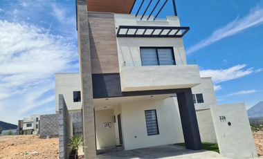 Casa en García, zona de Dominio Cumbres