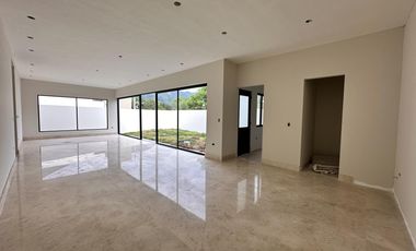 Casa en La Joya Privada residencial