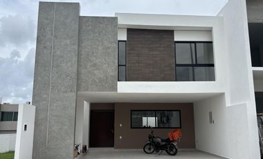 LOMAS DEL DORADO, Casa en VENTA con jardin
