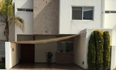 CASA EN VENTA EN LA QUERENCIA 304