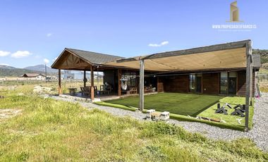 MARAVILLOSA CASA EN PARCELA DE CASABLANCA FRENTE A VIÑEDOS