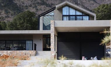 BELLISIMA CASA CAMPESTRE EN ARTEAGA COAHUILA