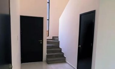 LOMAS DEL DORADO, Casa en VENTA con amplio jardin, area de TV y 3 recamaras con baño