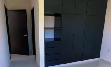 LOMAS DEL DORADO, Casa en VENTA con amplio jardin, area de TV y 3 recamaras con baño