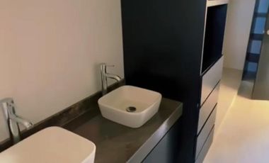 LOMAS DEL DORADO, Casa en VENTA con amplio jardin, area de TV y 3 recamaras con baño