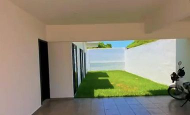 LOMAS DEL DORADO, Casa en VENTA con amplio jardin, area de TV y 3 recamaras con baño