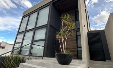 CASA EN VENTA EN PARQUE MALTA, LOMAS DE ANGELÓPOLIS, PUEBLA