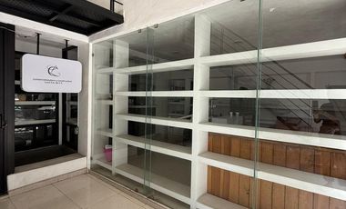 Edificio Comercial en Unidad Habitacional Civac