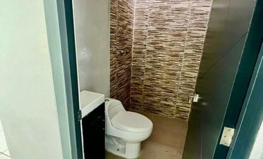 Edificio Comercial en Unidad Habitacional Civac