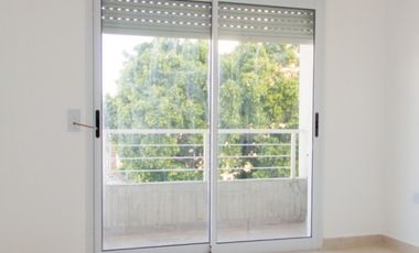 EN VENTA HERMOSO MONOAMBIENTE CON COCHERA