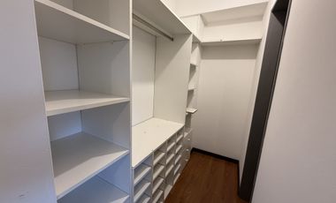 2 ambientes al frente con balcon