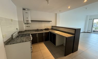 2 ambientes al frente con balcon