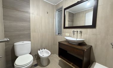 2 ambientes al frente con balcon