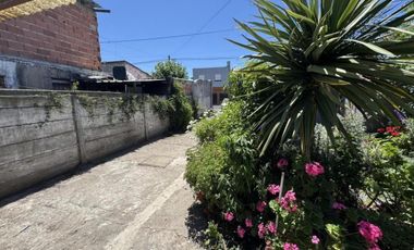 Venta de dos casas en un mismo terreno con todos los servicios. OPORTUNIDAD UNICA